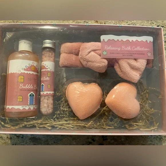 Nicole Miller Relaxing Bath Collection - Picture 1 of 2